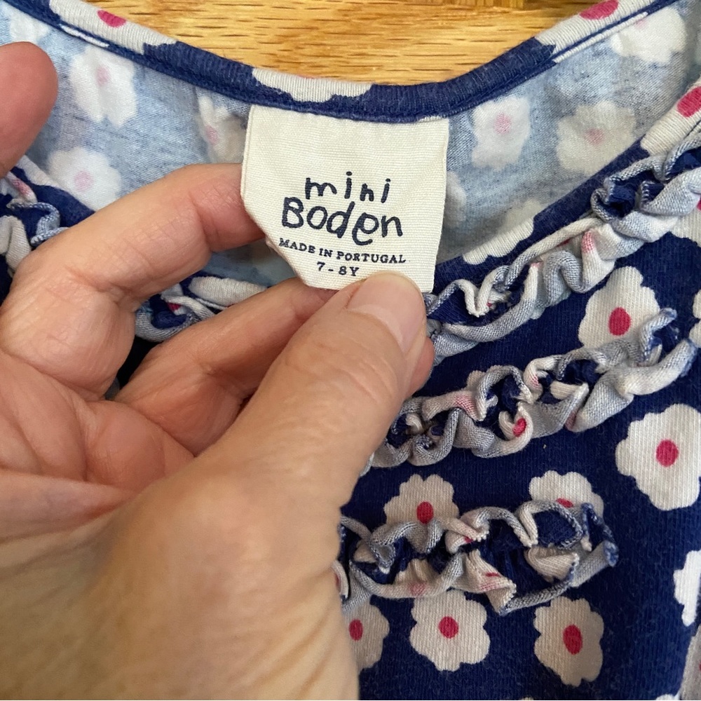 Mini Boden Navy w/white flowers Dress - size 7-8 Years - Ruffle detailing - EUC - Picture 3 of 7